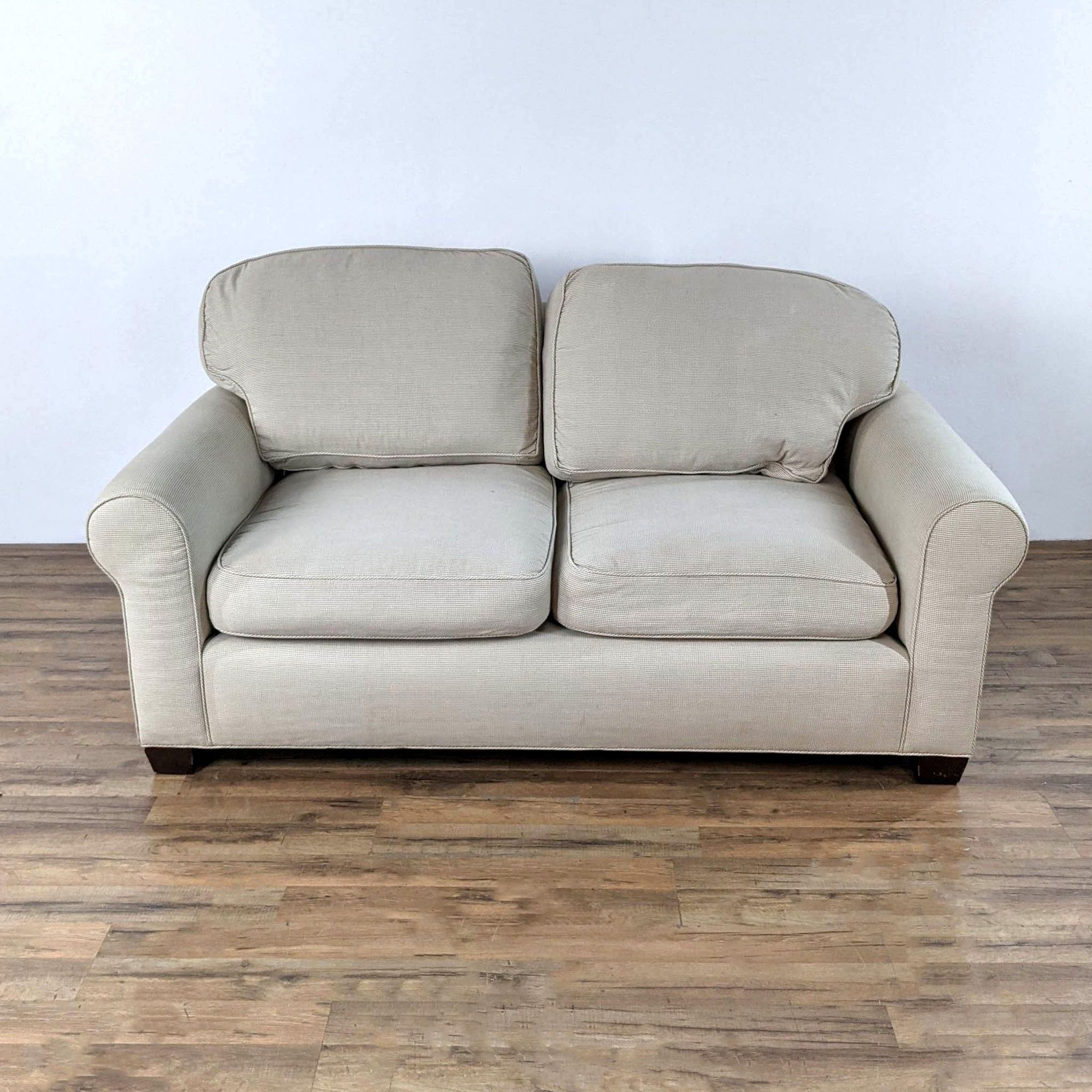 RS Basso Sofa - image 0