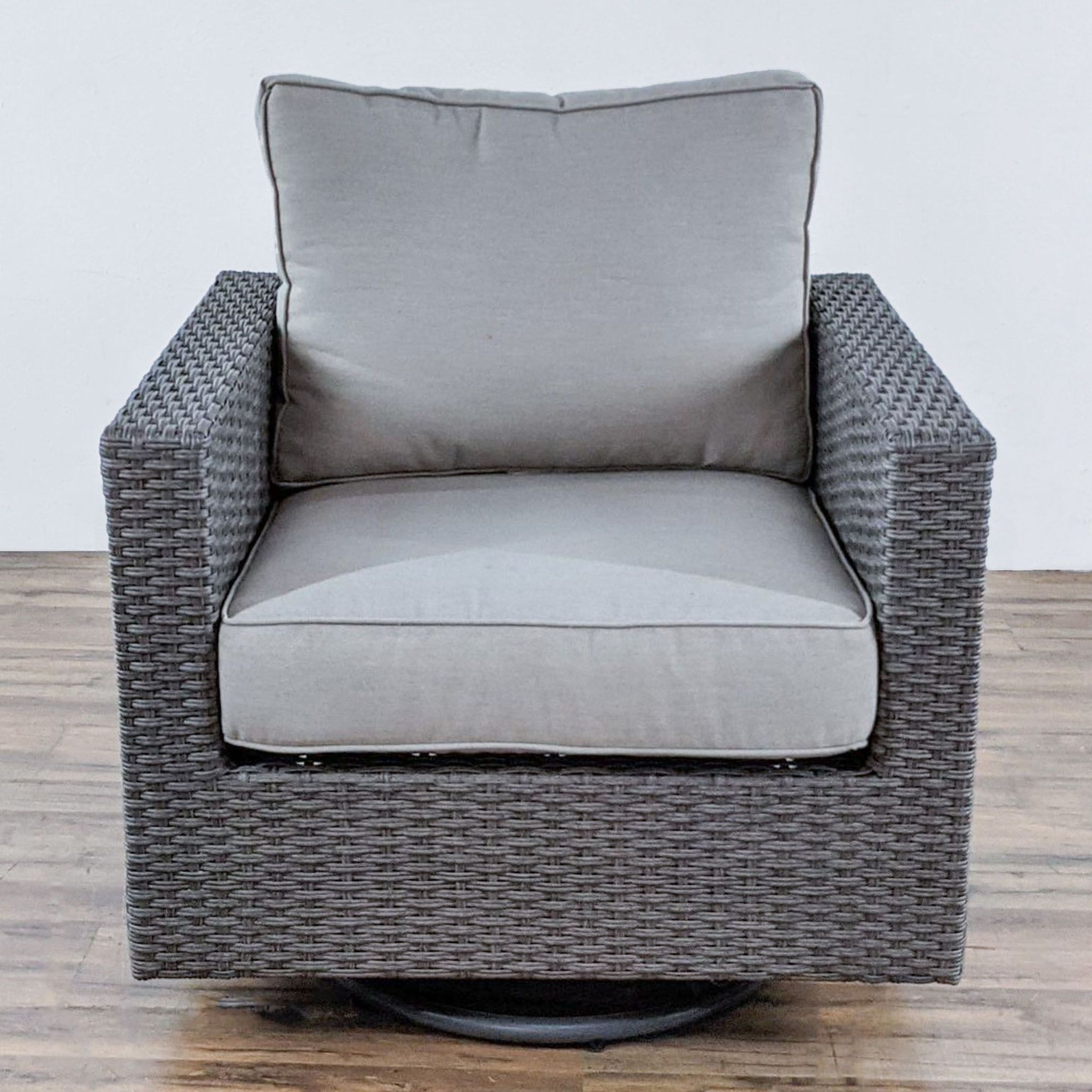 Outdoor Swivel Chair - image 0