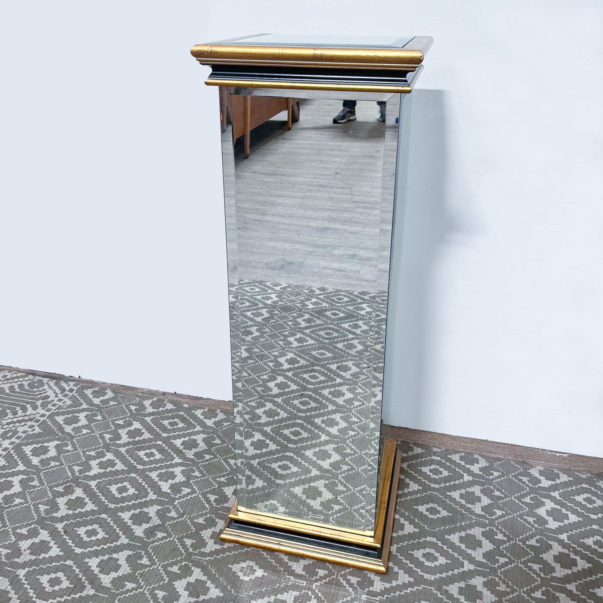 Mirrored Display Stand - image 0